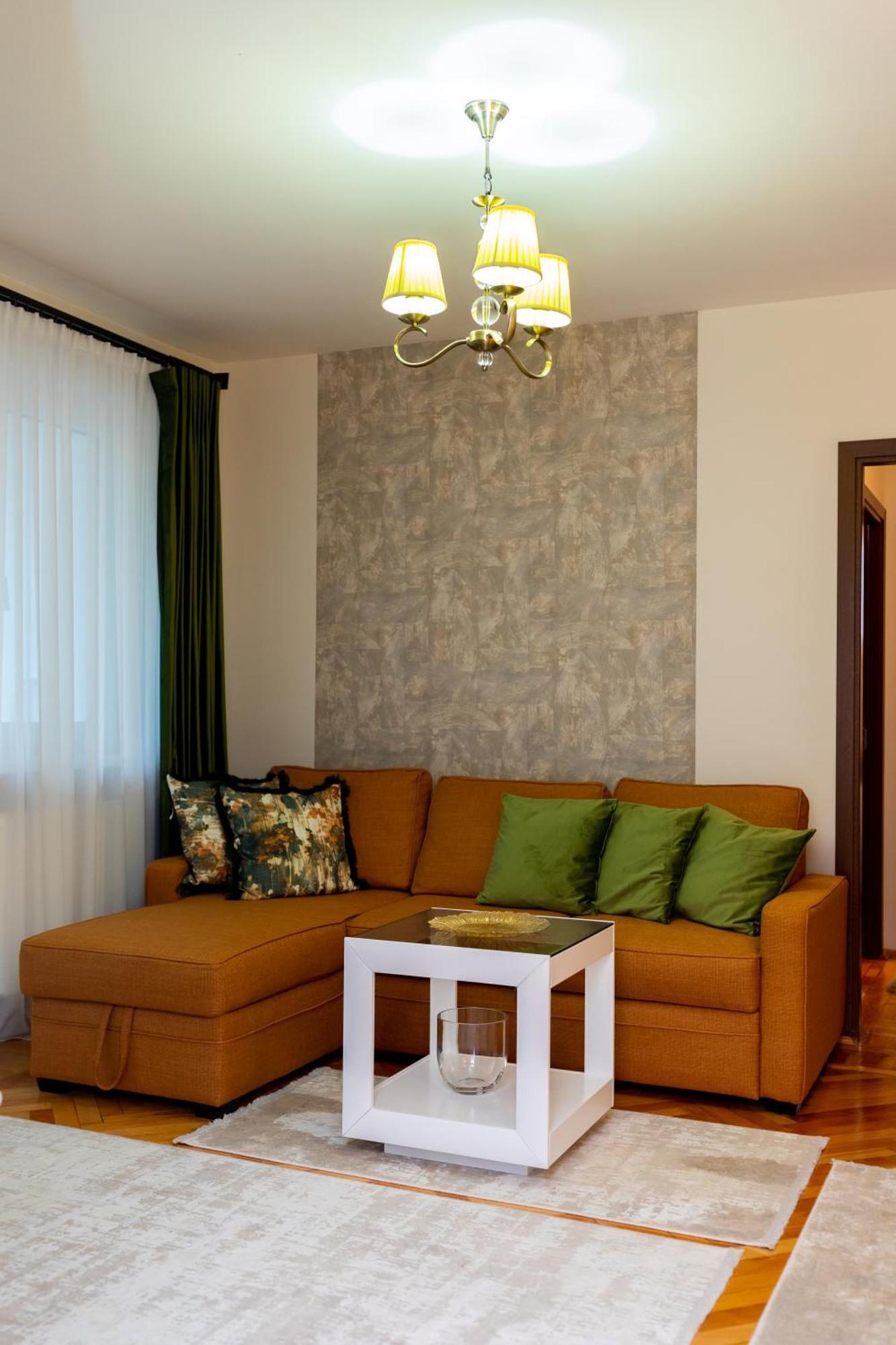 Apartament Octavia Хунедоара Екстериор снимка